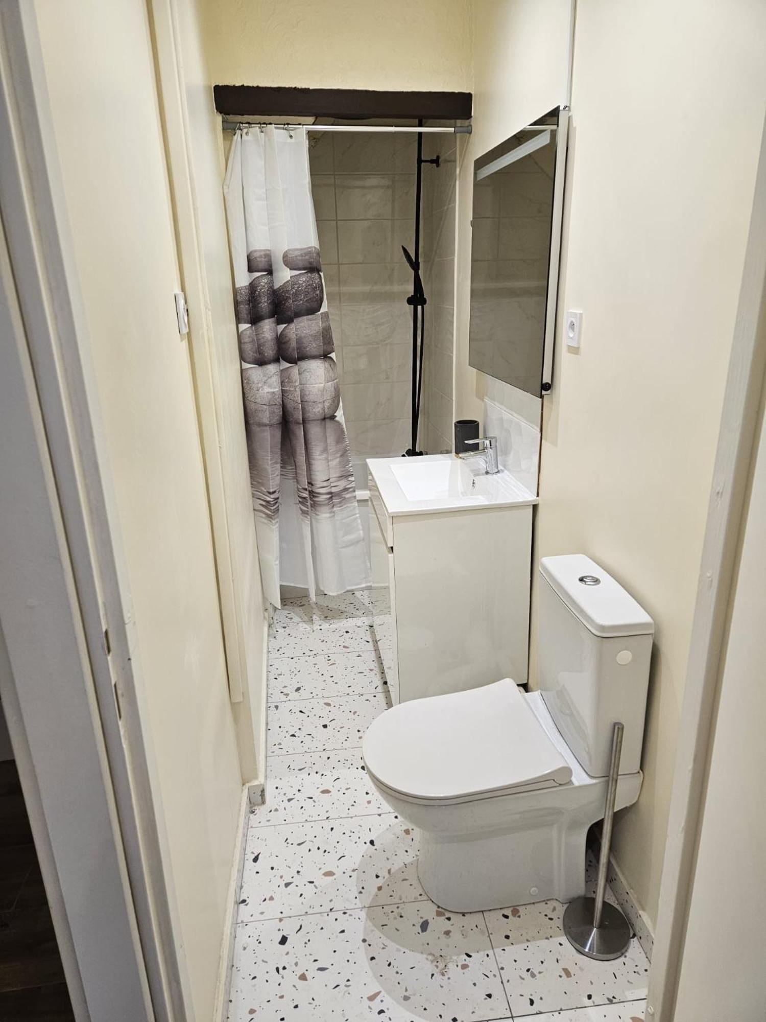A A 10 Minutes De La Gare Et De La Cathedrale Apartment *